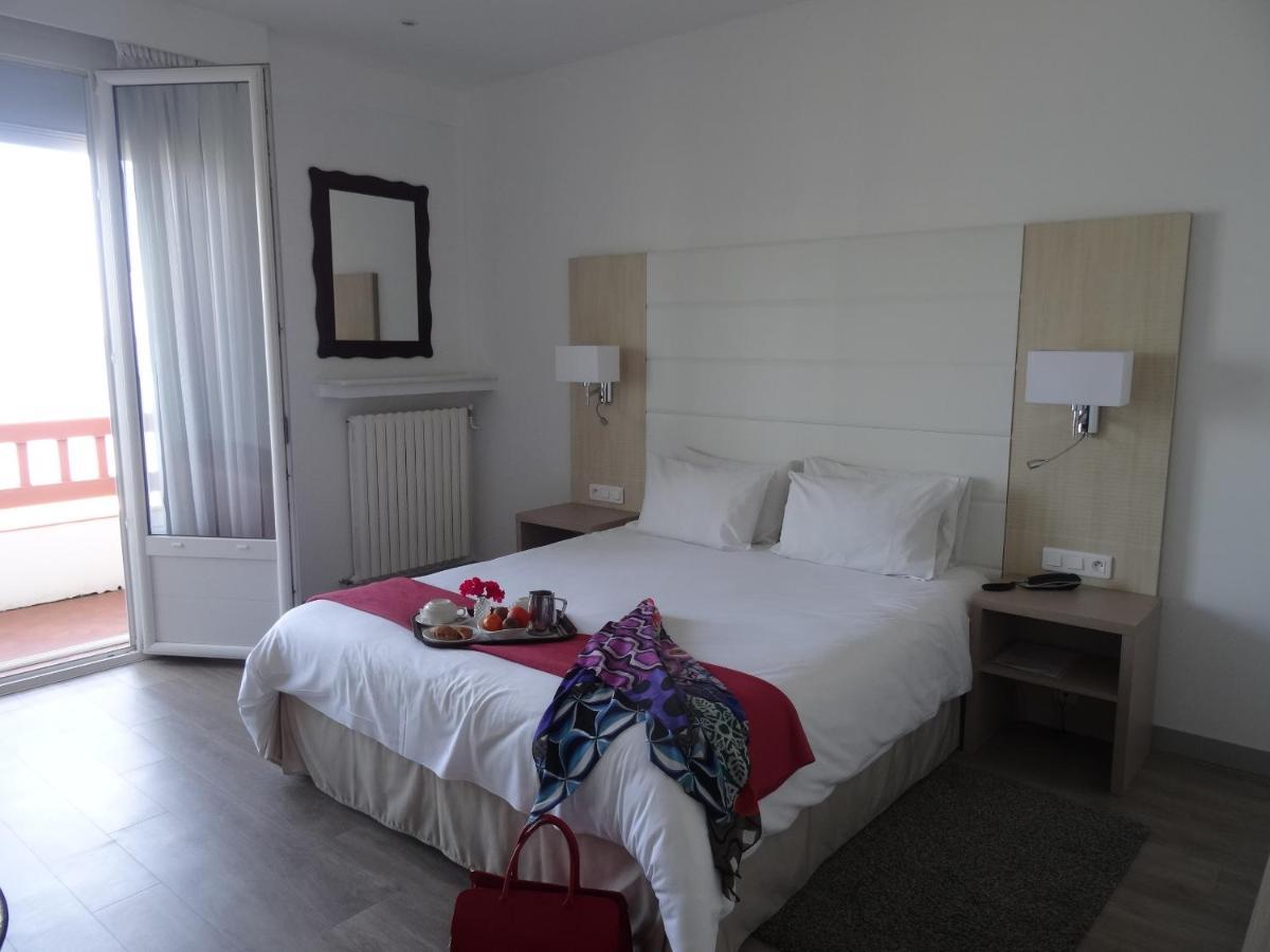 Uhainak Hotel 3*