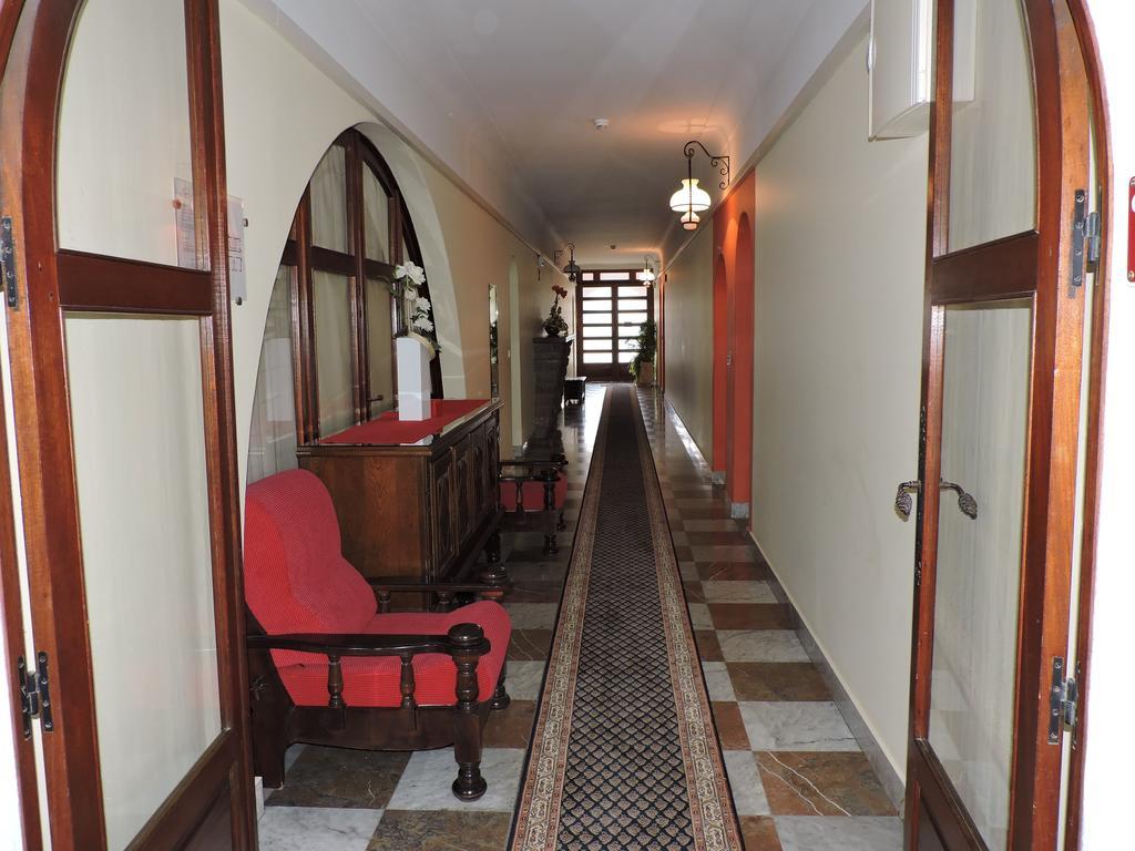 Hotel Uhainak 3*